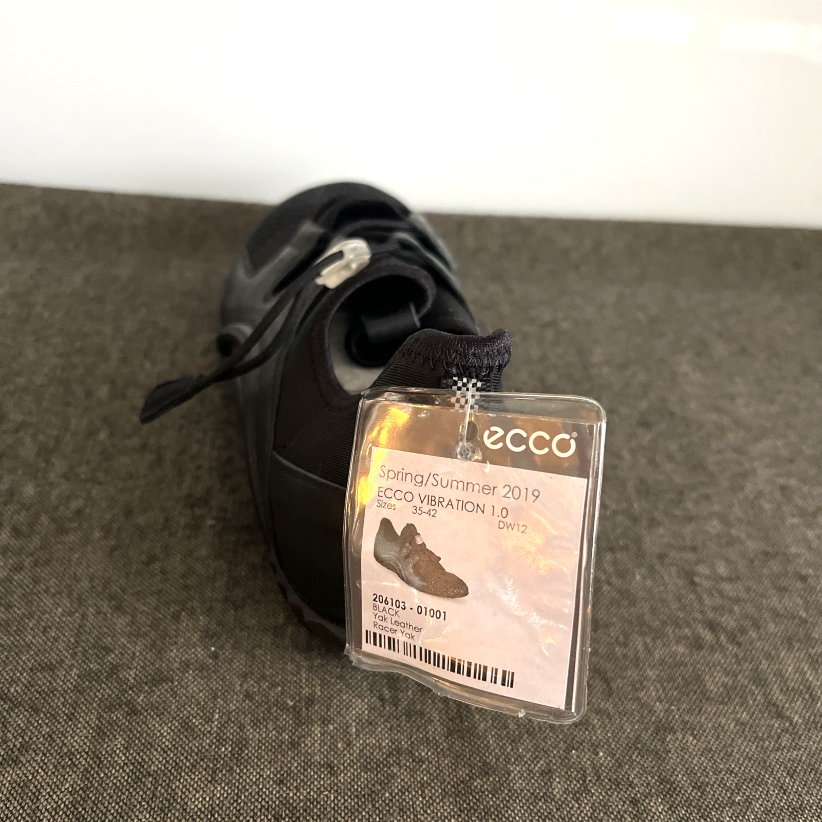 NEW! Ecco Light Vibration I Toggle Slip On Black Leather Sneakers EU 37 US 6-6.5