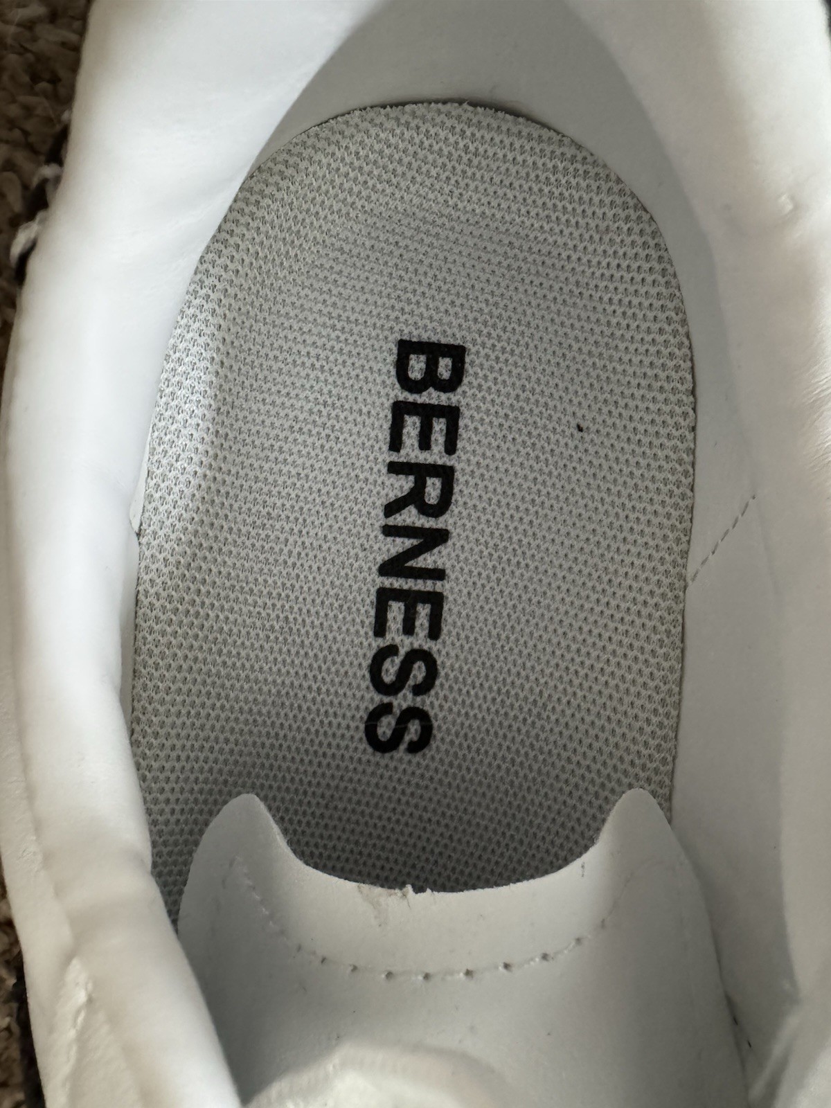 New Berness Size 7 Beige Black White Low Top Lightweight Tennis Shoes Sneakers
