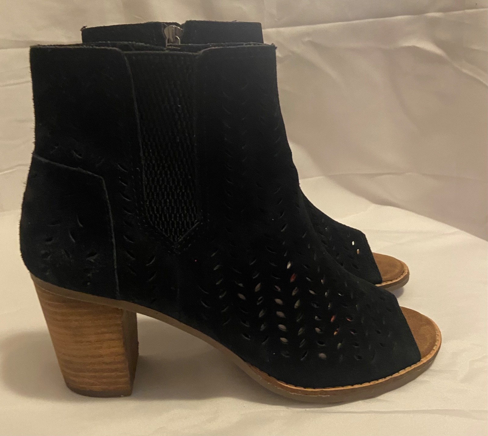 Toms Boots Womens 8W Majorca Ankle Booties Gray Suede Peep Toe Heels Side Zip