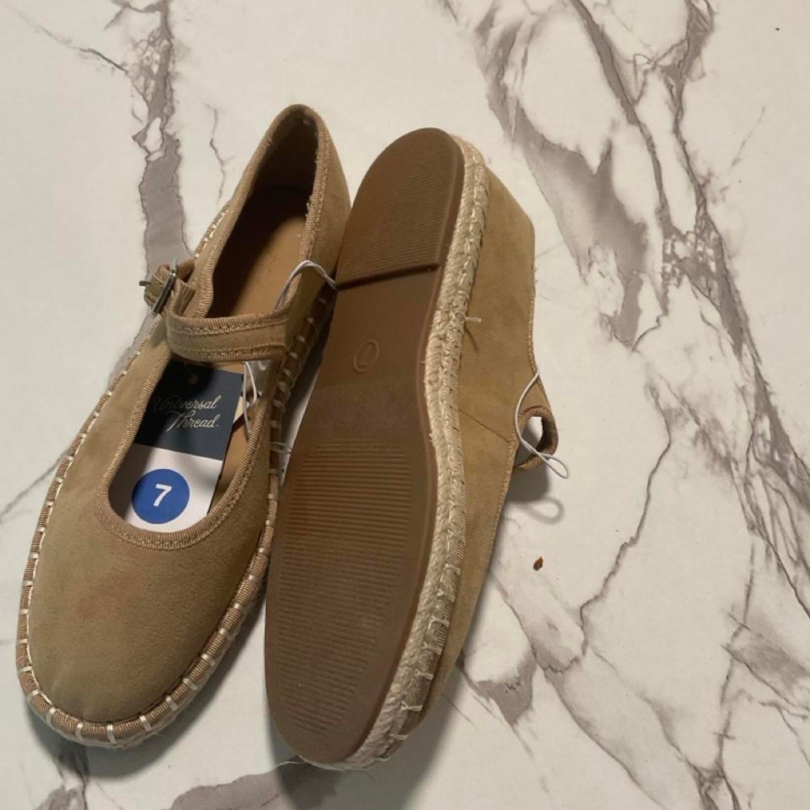 Universal thread tan brown