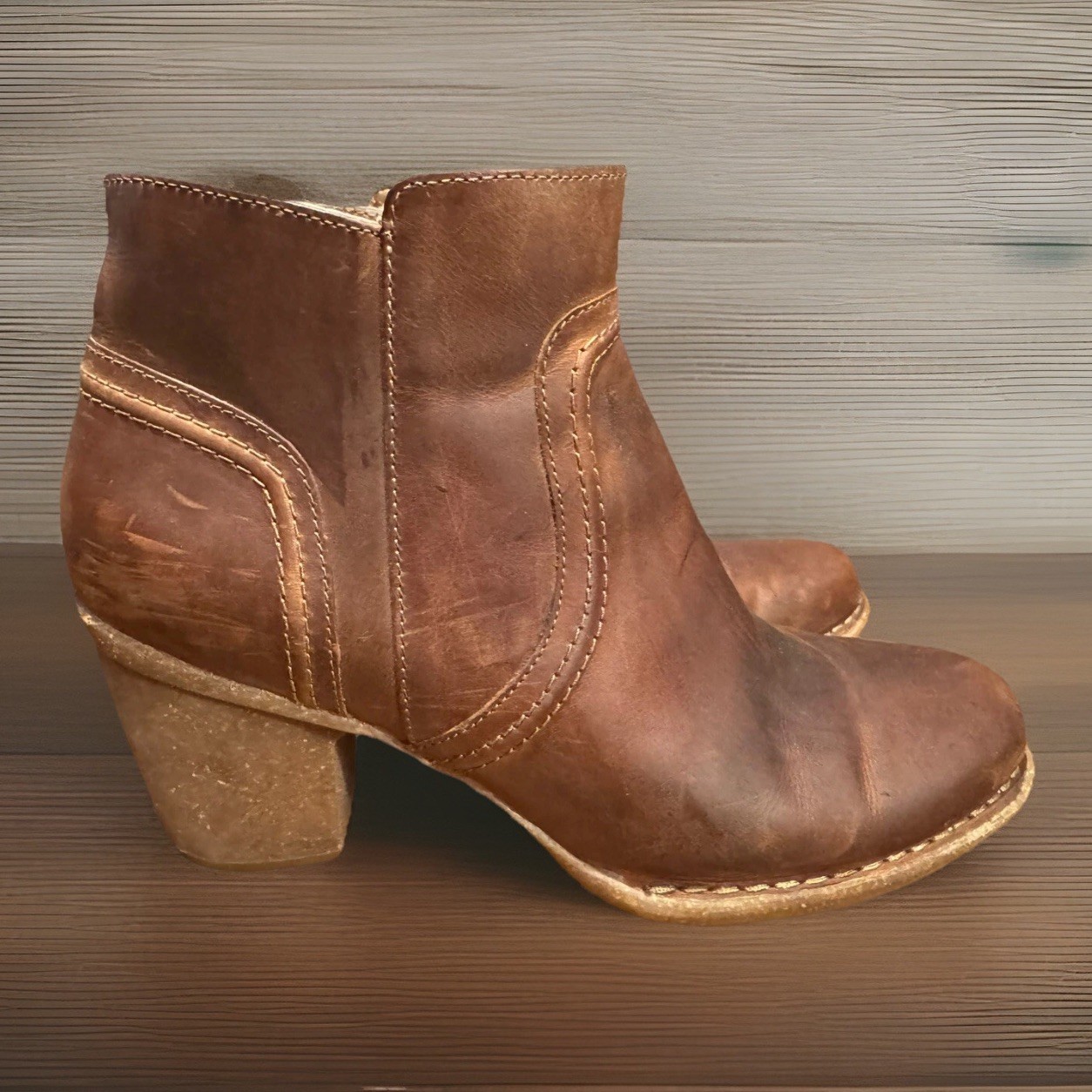 Clarks Carleta Paris Ankle Bootie Woman 11M Brown Leather 3.25″ Heel Zip