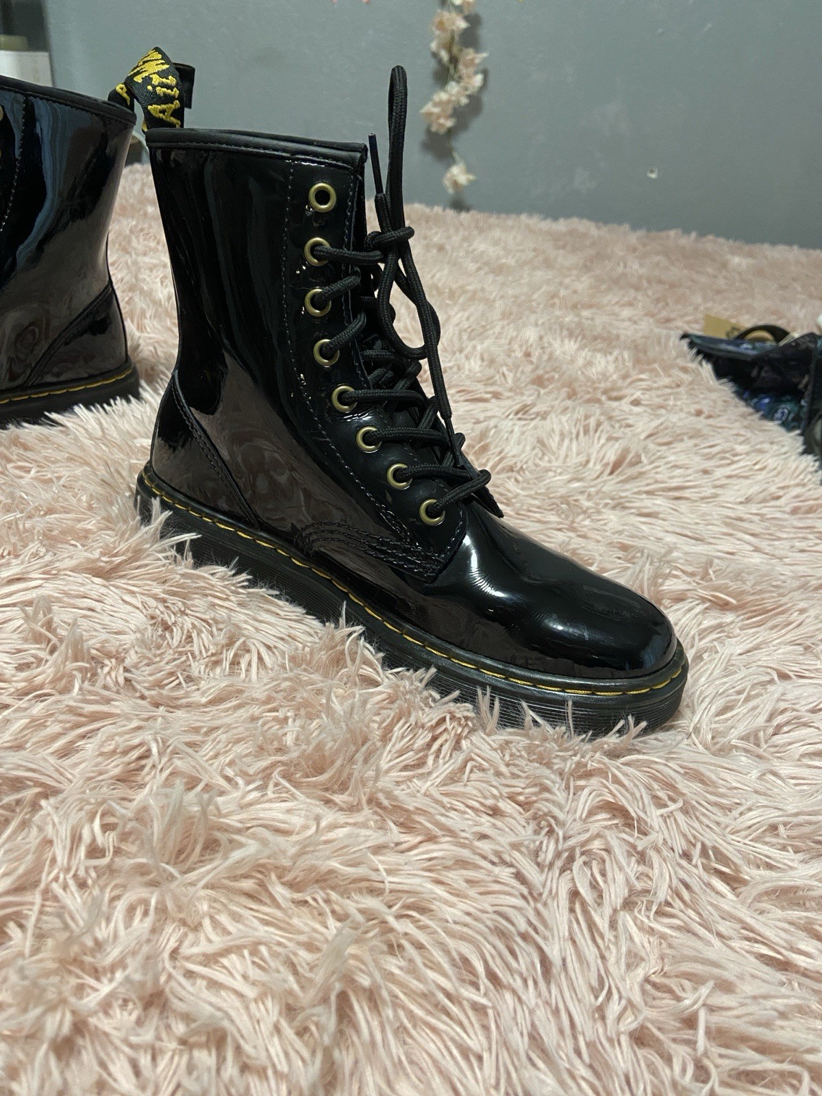Dr. Martens 1460 Women’s Smooth Leather 8 Eyelet Boots Size 7 – Black