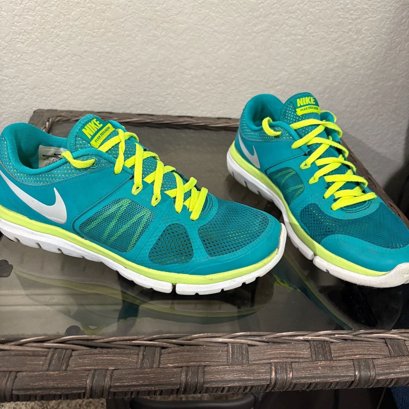 Nike Flex 2014 Run Women’s Running Shoes Teal and Neon Yellow size 8