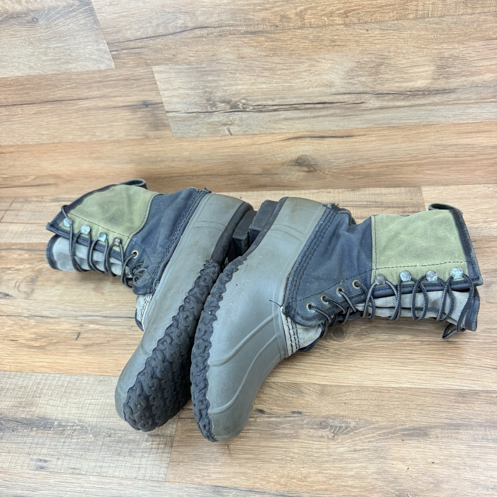LL Bean Boots Women’s Size 10M Duck Boots Waxed Canvas And Rubber Lace Up Boots