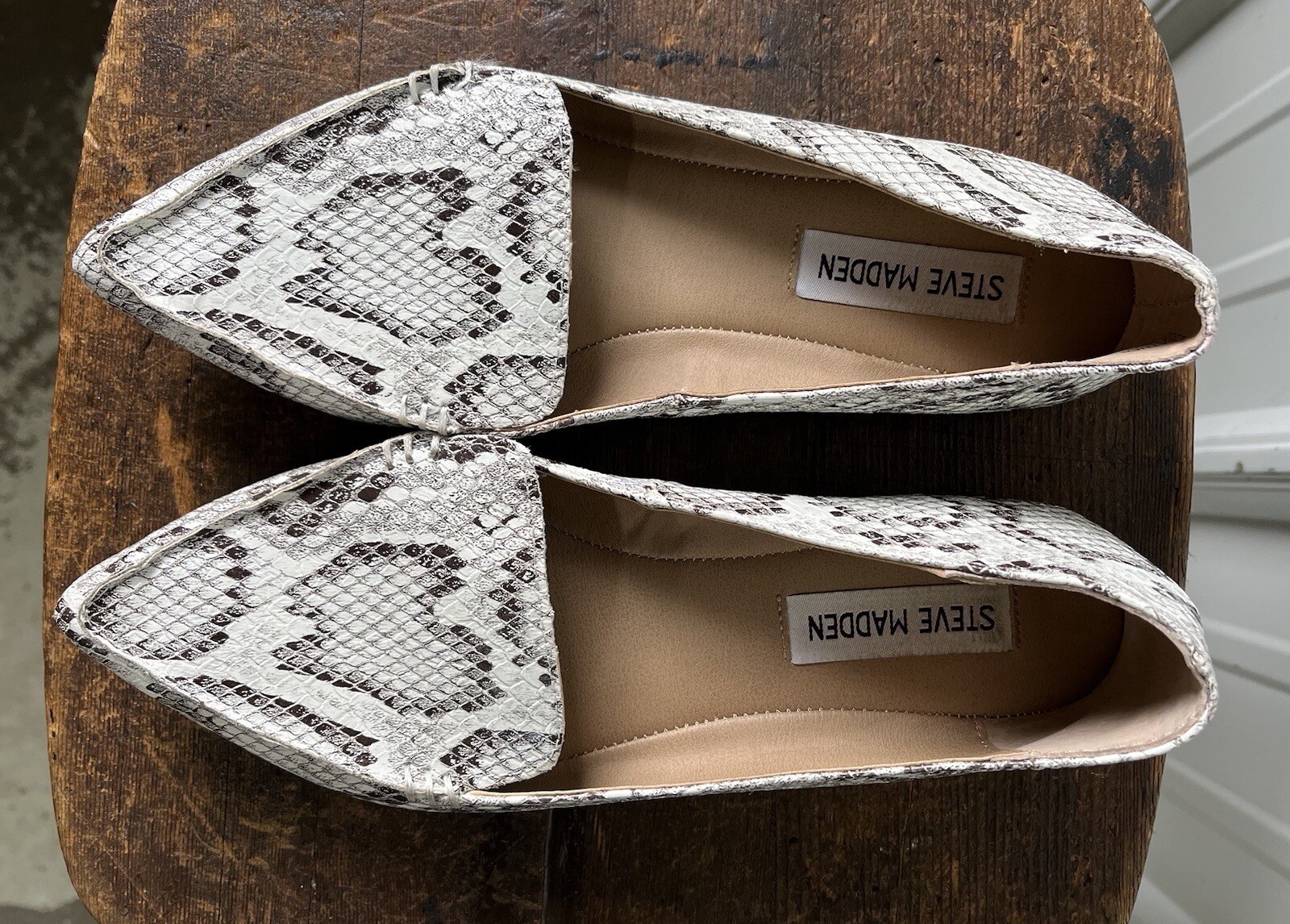 Steve Madden Feather Women’s 7M White Snakeskin PU Upper, Lining, Sock – Slip On