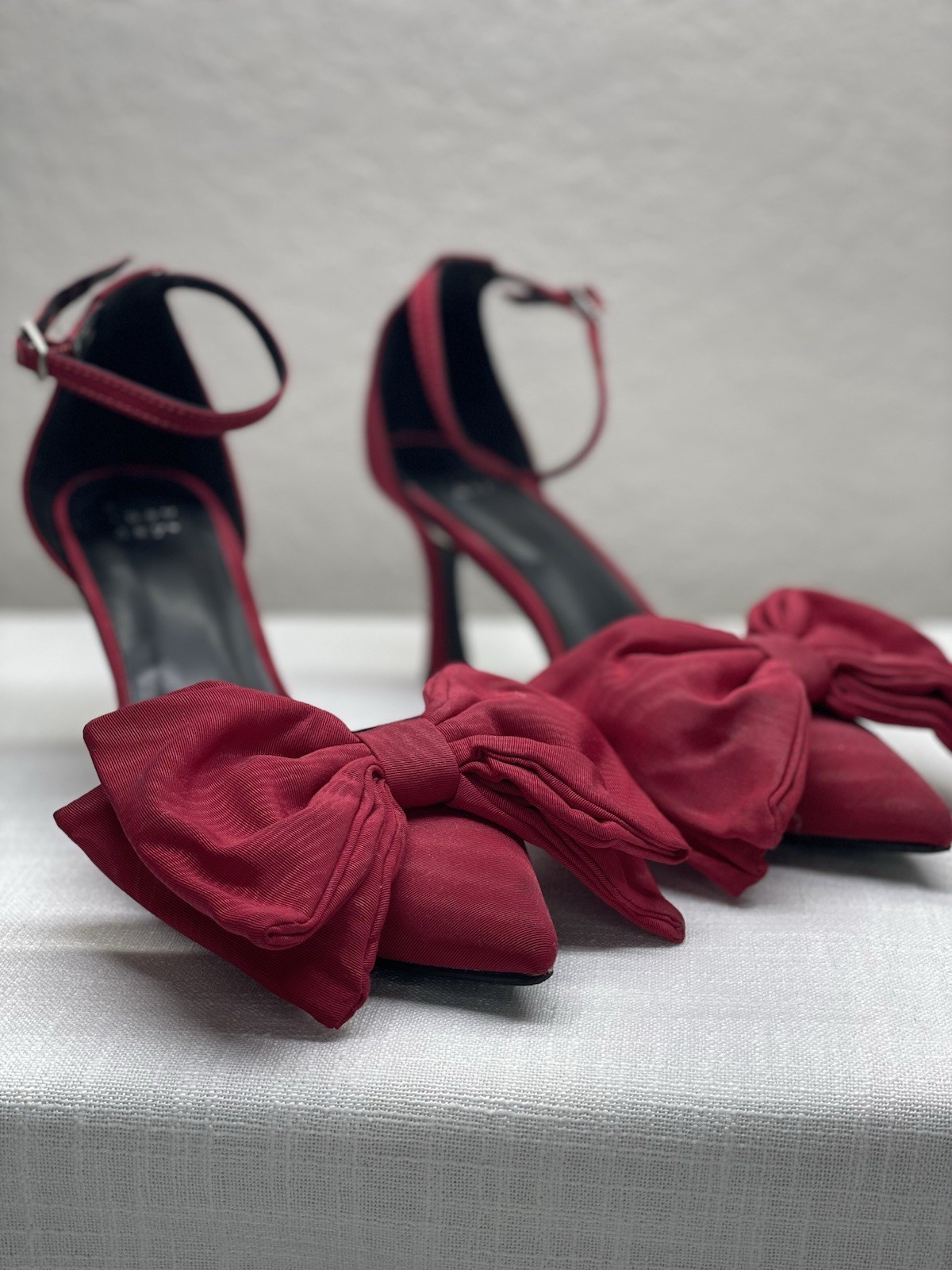 A New Day Women’s Red Pointed Toe Stiletto Ankle Strap Bow Buckle 8