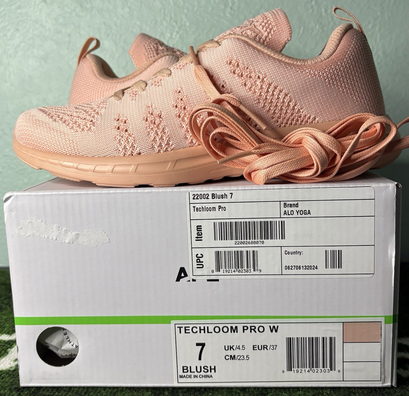US Women’s 7 – APL Techloom Pro “Blush” 22002, ALO Yoga