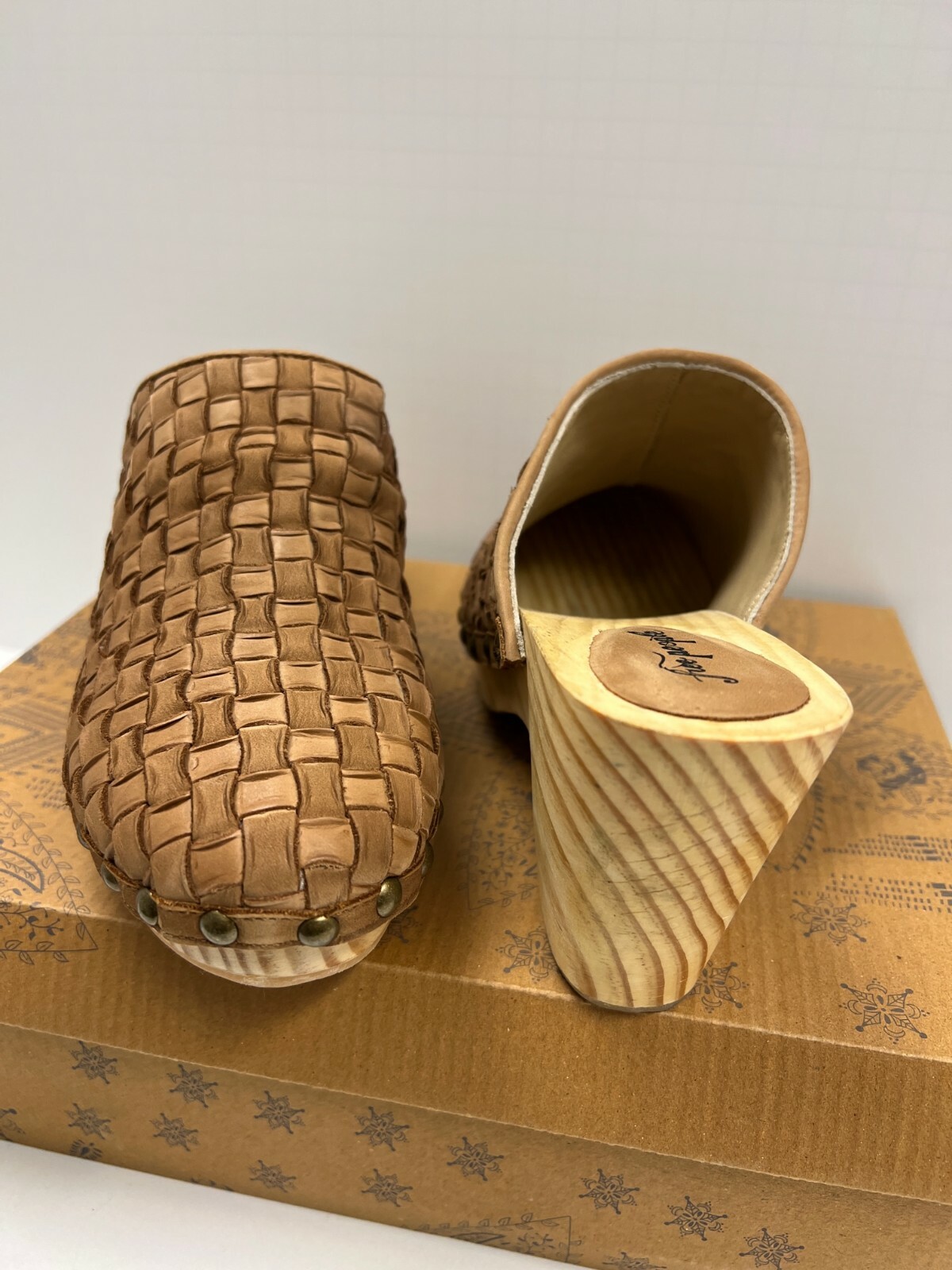 $160 Free People Adelaide Clog NIB Taupe Tan Sizes 6,7,8,9,10 (36-40 EU) 3″ Heel