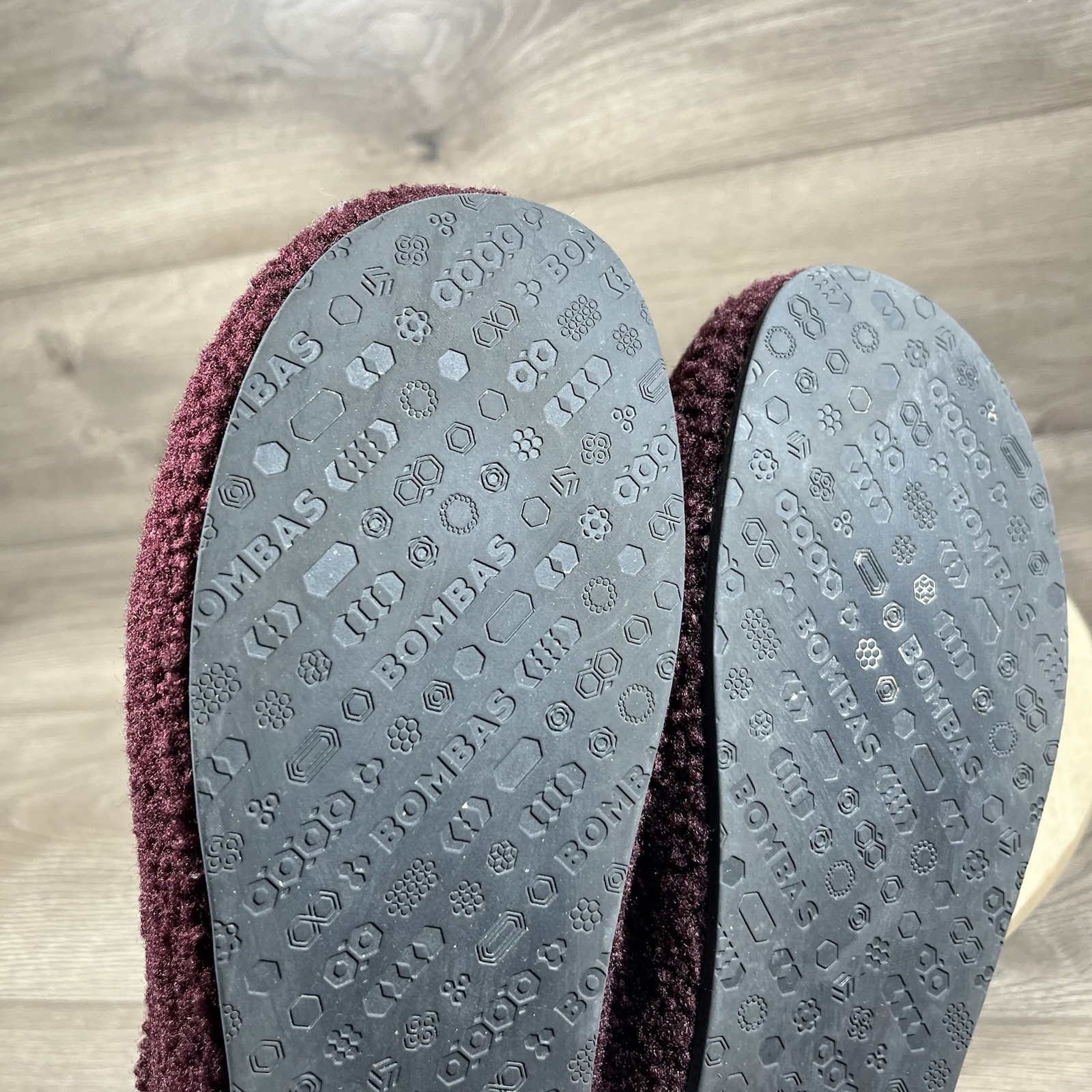 BOMBAS Sunday Slipper Cherry Chocolate Sherpa Fleece Slip On Womens Size 8