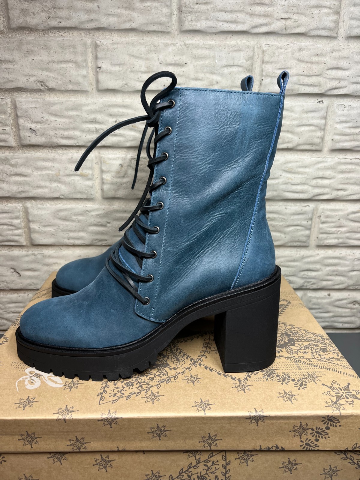 Free People Dylan Lace Up Boots Blue Leather Chunky Platform 41 US 11 NIB