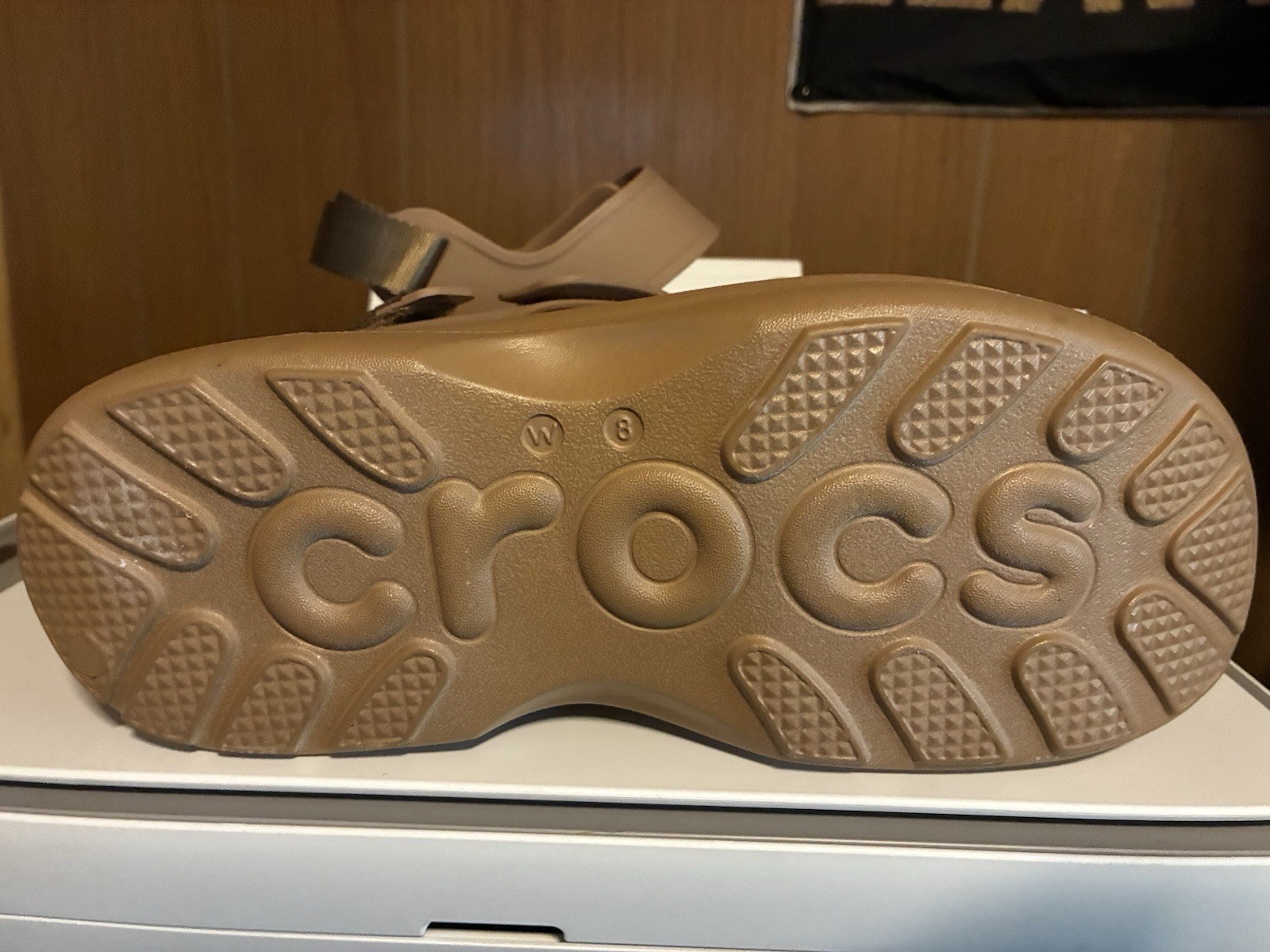 Crocs Soho Y Strap Tan Brand New Size 8🔥🔥🔥Get It Before It’s Gone