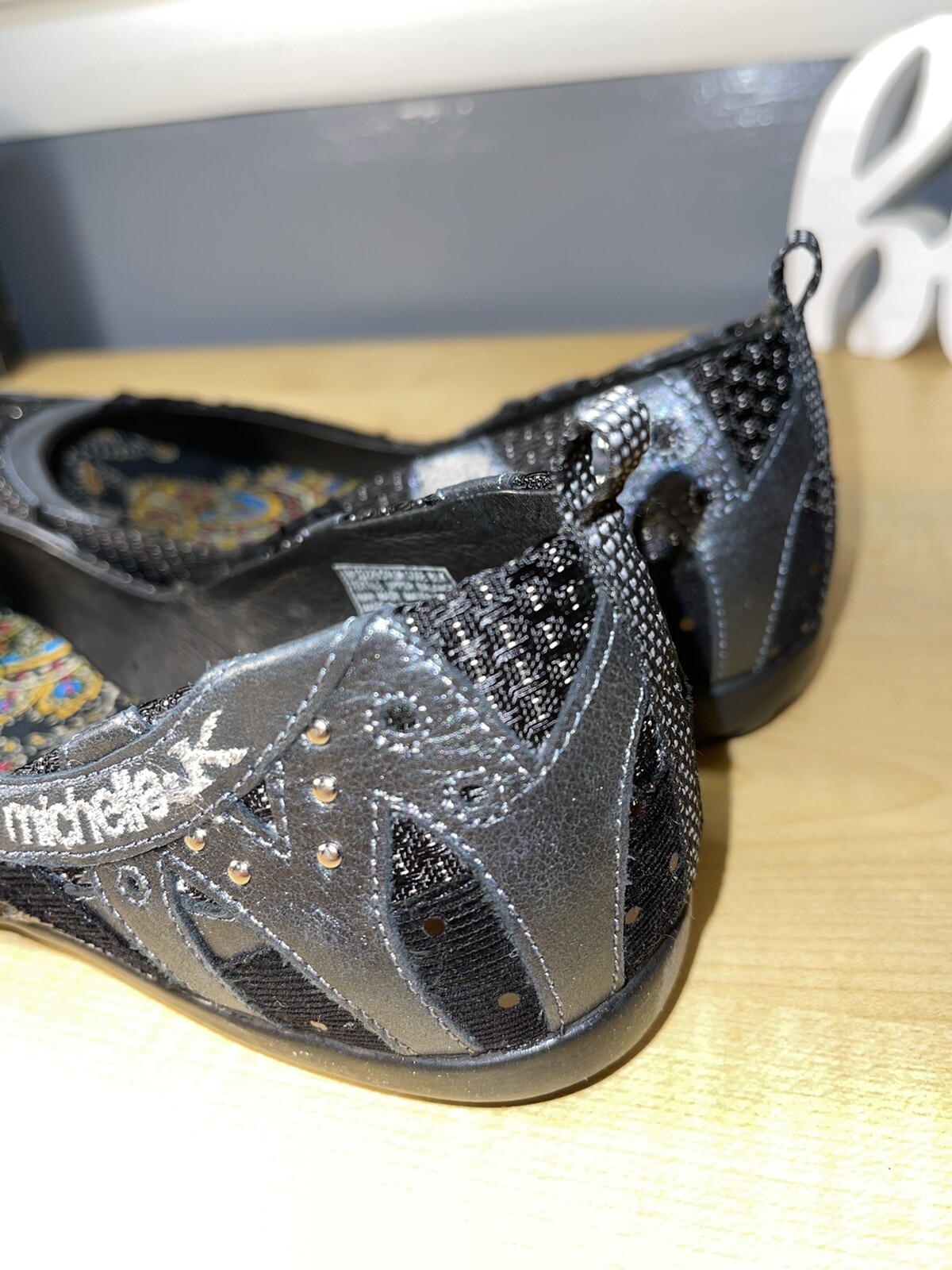 MICHELLE K Shoes Women’s Size 8 Black Textile Upper Slip-On Comfort Flats