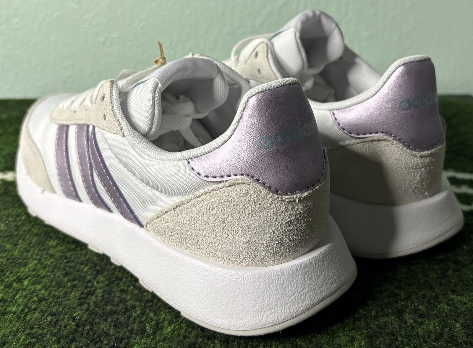 US Women’s 6/Youth 5 – Adidas Run 60s 2.0 “Chalk Silver Metallic” GX1713