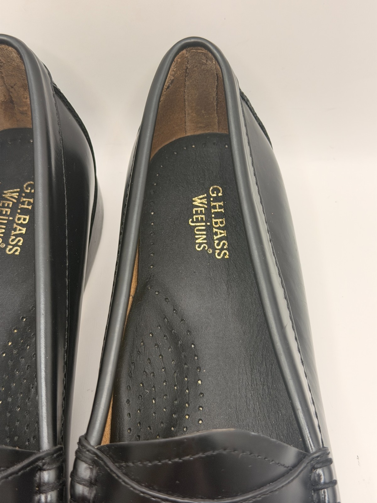 GH BASS Weejuns Womens Black Leather Penny Loafers Sz 10