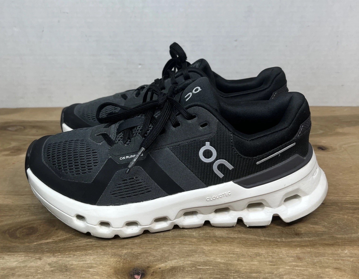 On Cloudrunner 2 Women’s Athletic Running Shoes Sz 6 Eclipse Black Grey