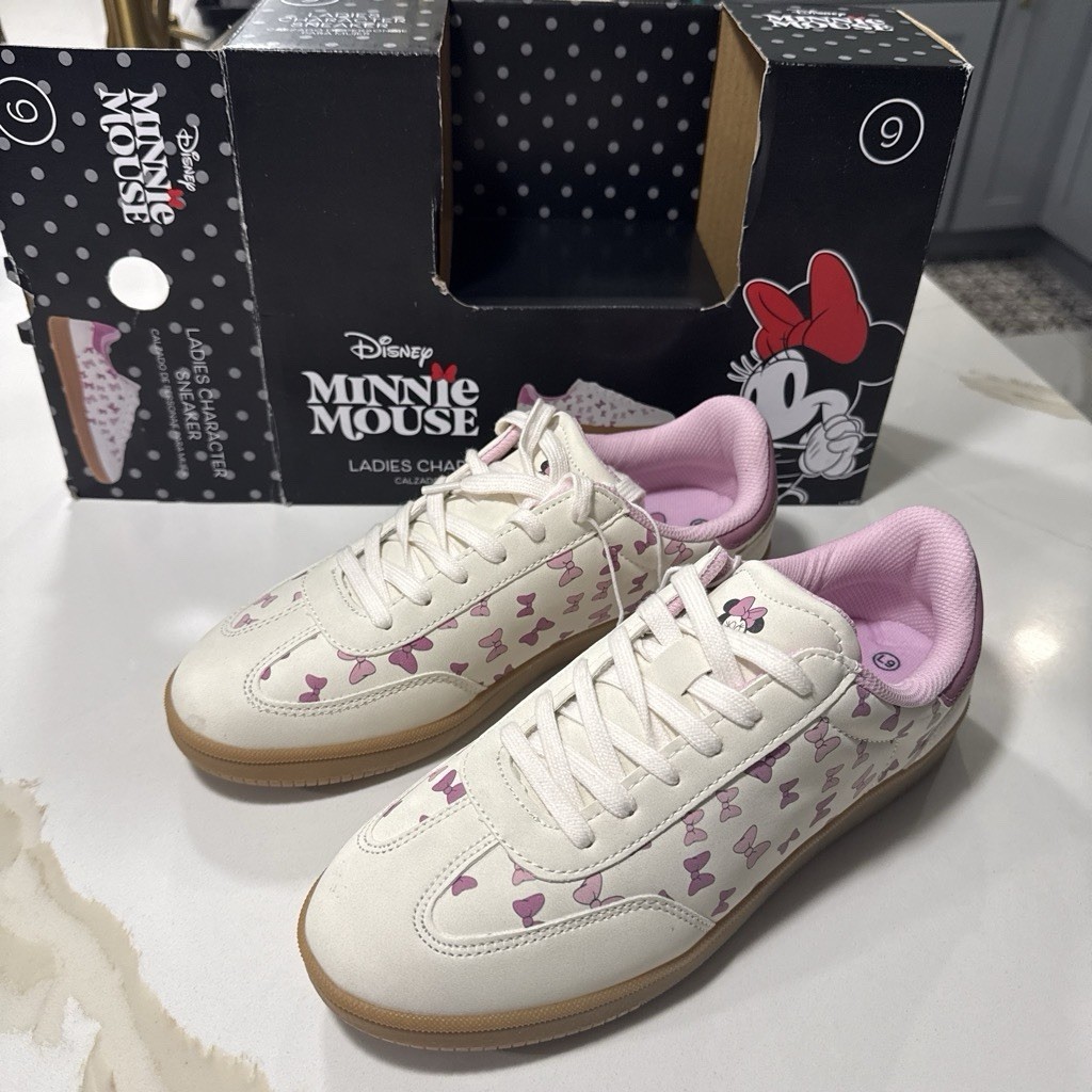 Disney Mickey Mouse Ladies Shoes Size 9 New In Box with Tags