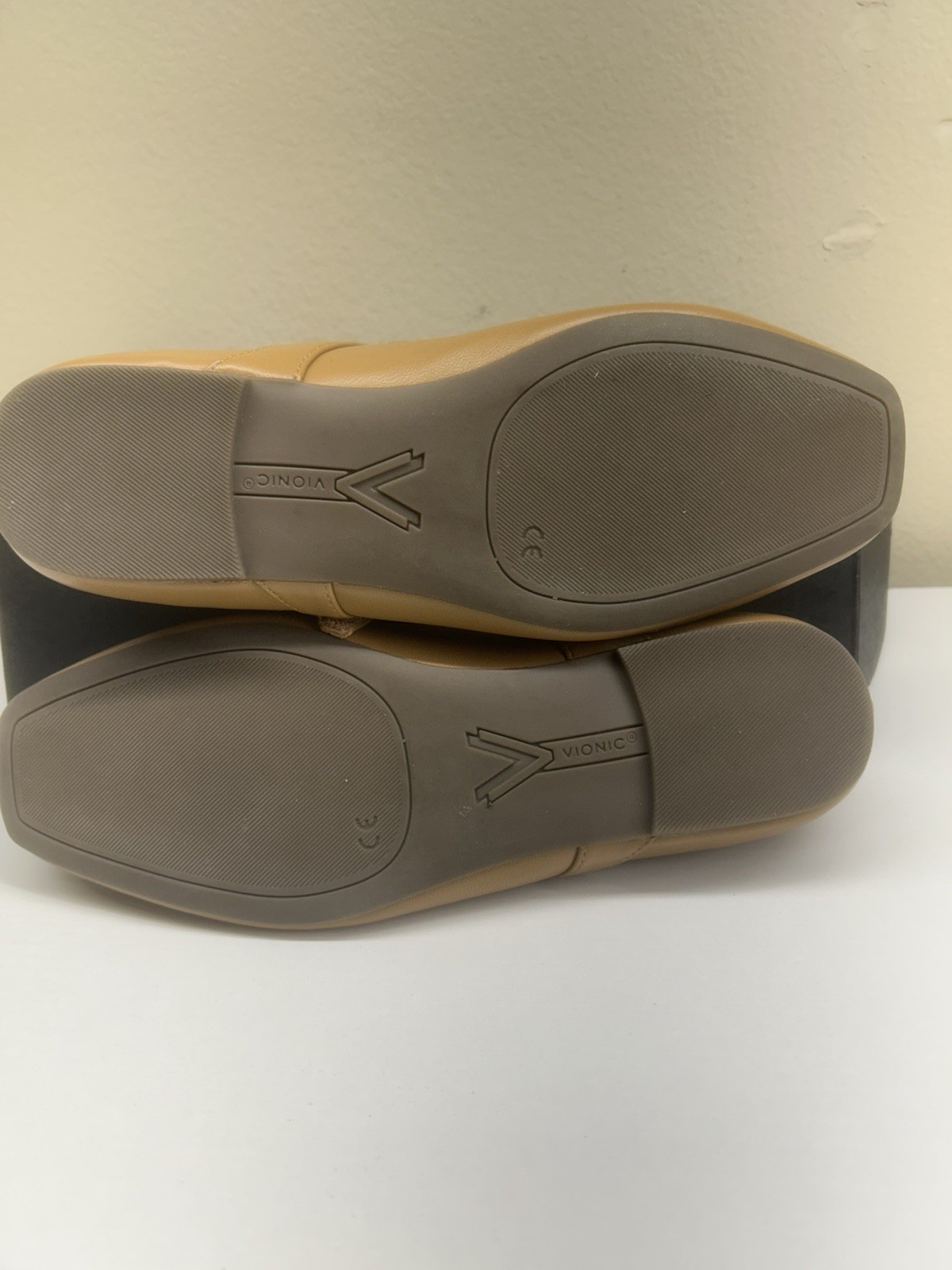 Vionic Alameda Camel Tan Leather Size 8 Used