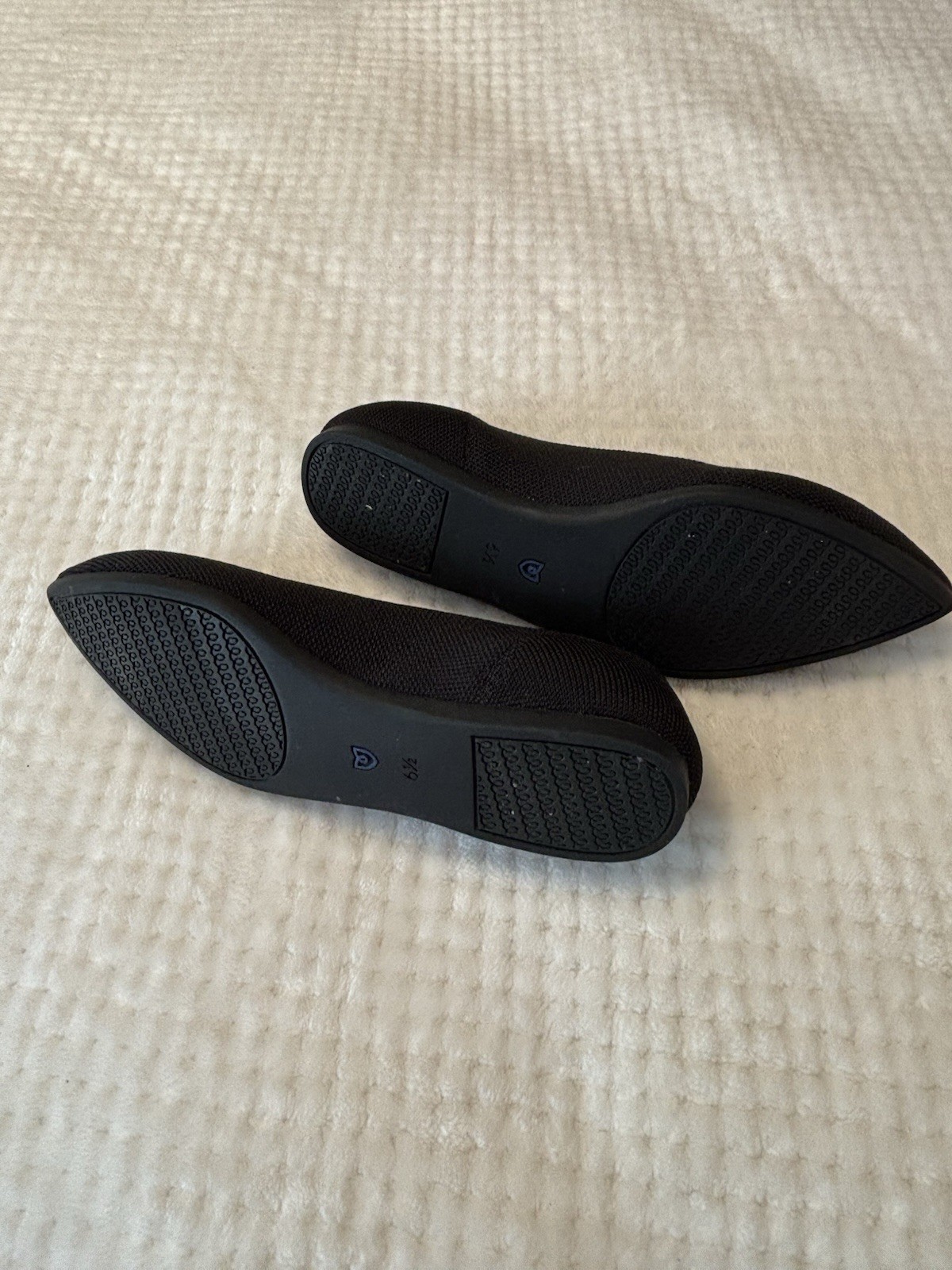 Rothy’s Women’s Pointed Toe Knit Slip-On Flats Black/Blue Trim Size 6.5