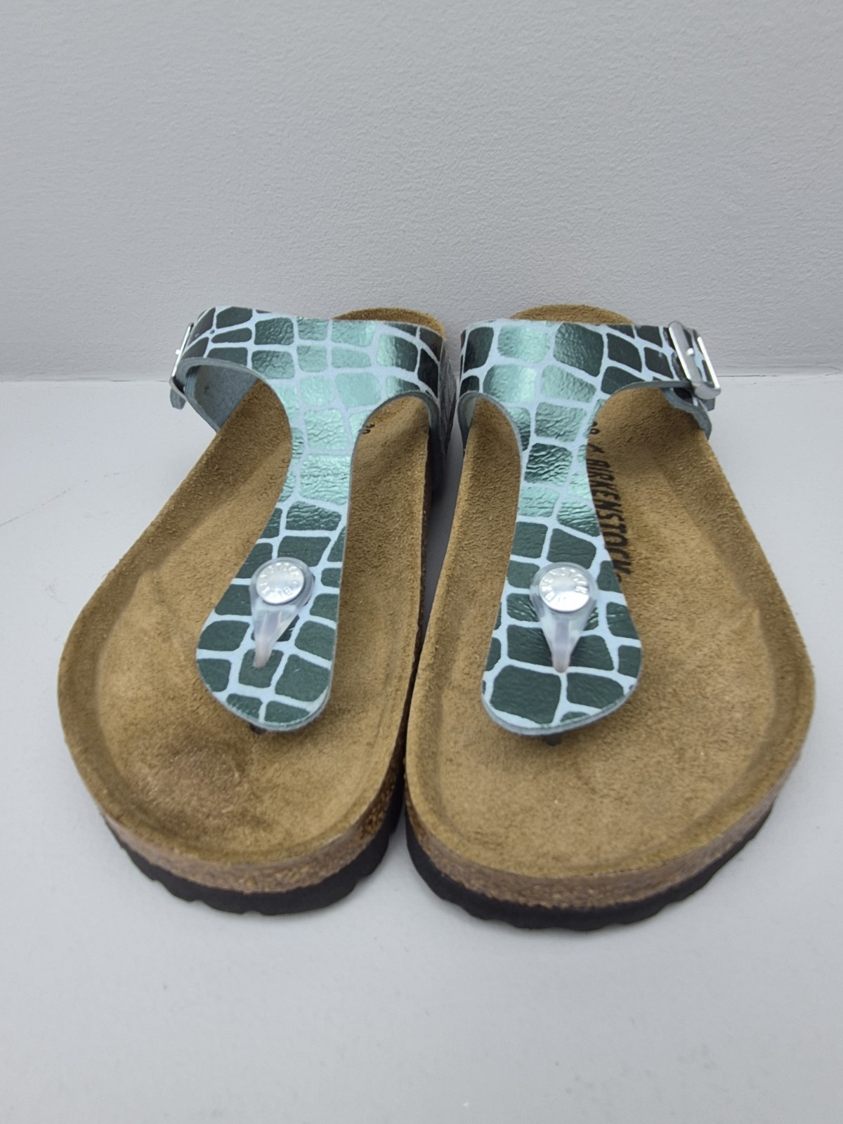 Birkenstock Gizeh Thong Sandals Gator Gleam Pearl Light Mint Silver women size 7
