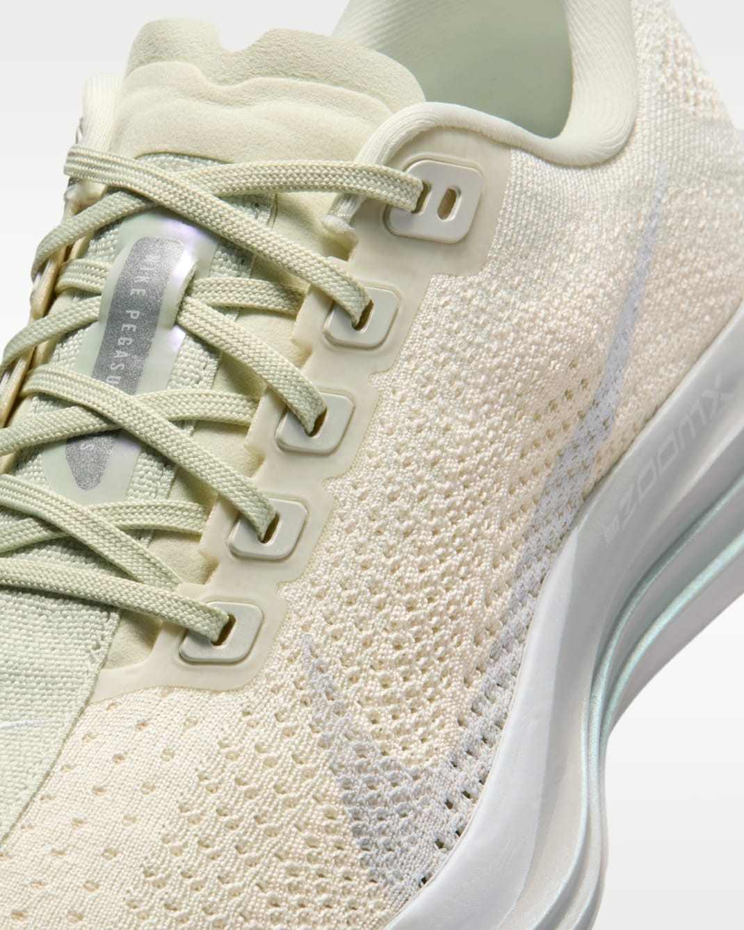 NIKE Women’s Pegasus Plus IO9912-001 Seagrass Chalk Pure Platinum White