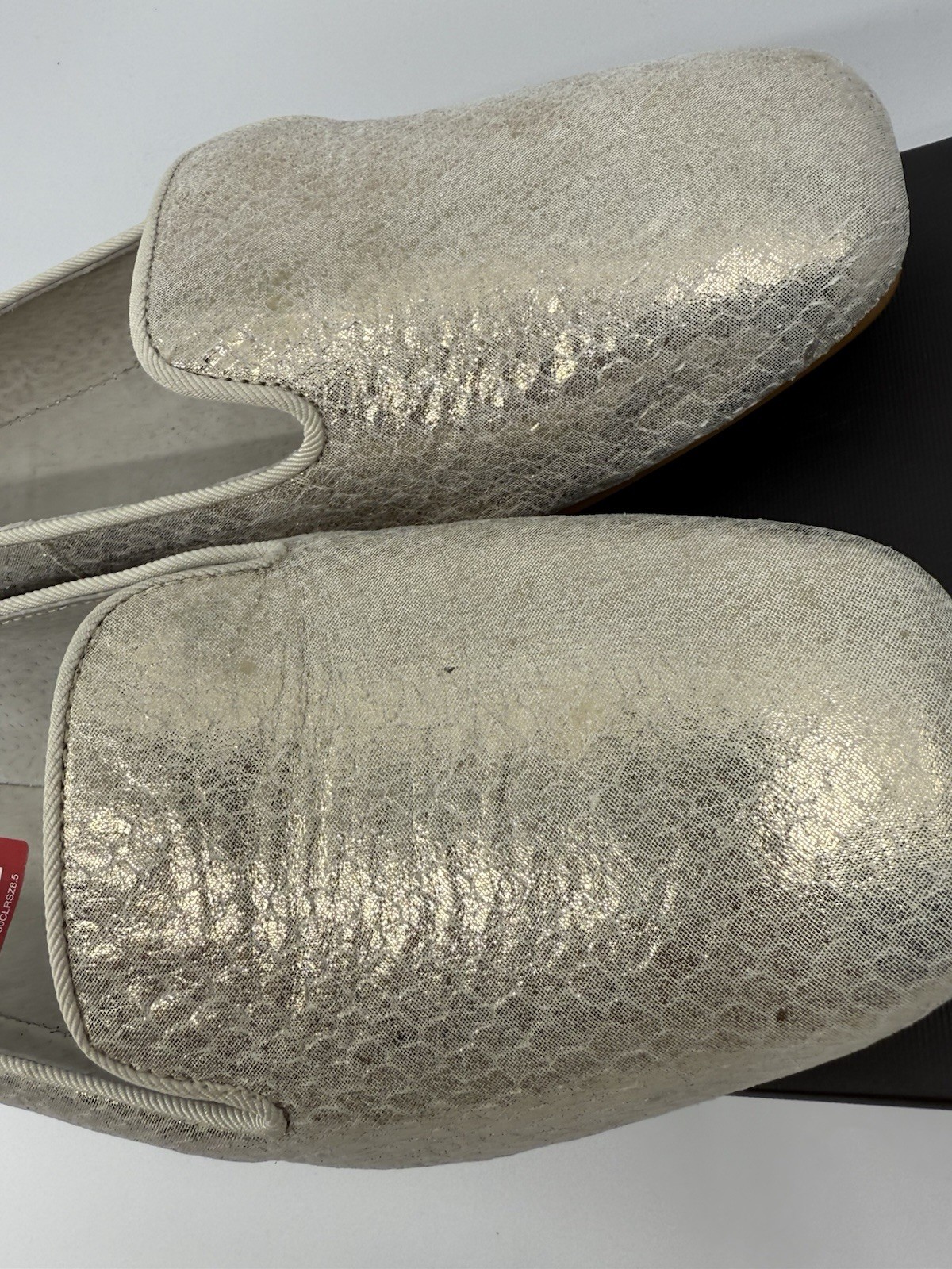 Tahari TA Clementine Women’s Flats Shoes Jewel Gold Color Size 8.5 NEW NIB