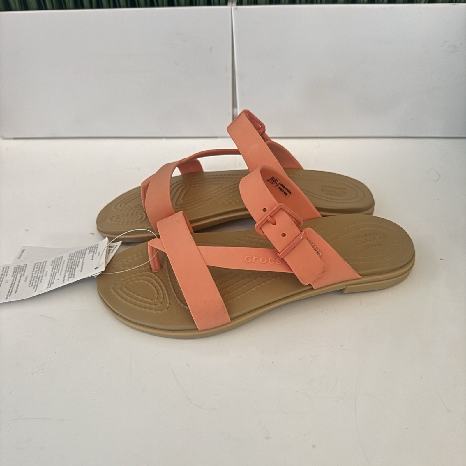 Crocs Tulum Toe Post Thong Womens Sandals Orange/Beige Buckle Strap Size 6