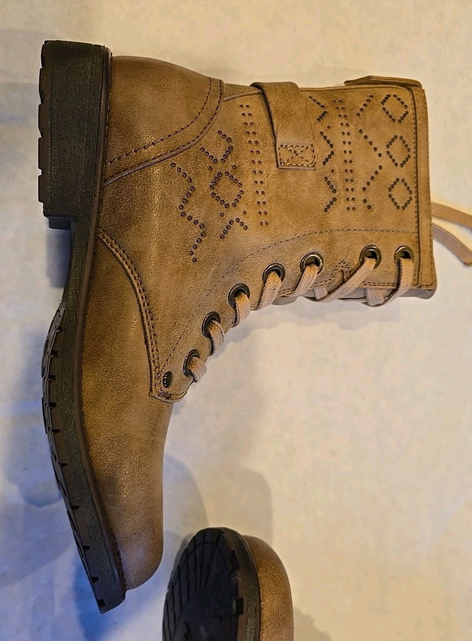 Roxy Tierra ARJB700263 Side-Zip Boots Beige Women’s Size 8 (New See Description)