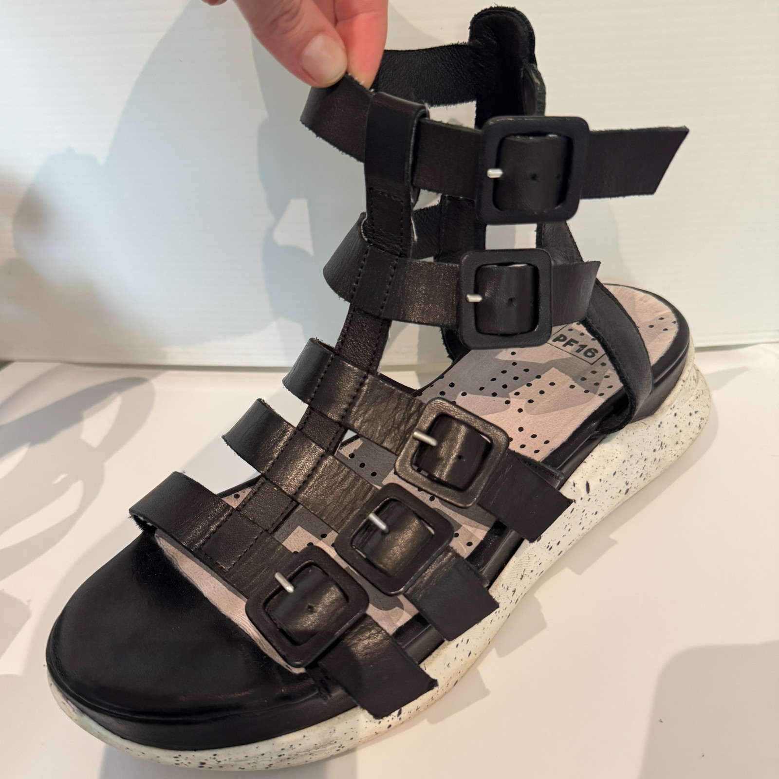 PF16 Italy Black Leather Platform Gladiator Sandals Buckle Up Size EU 41