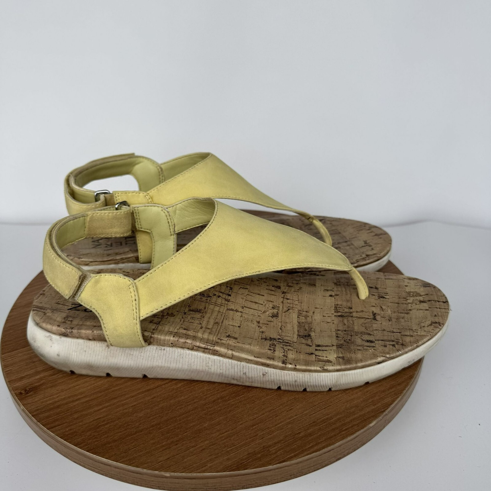 Naturalizer Yellow Faux leather Cork Bed Sandals Size 8.5