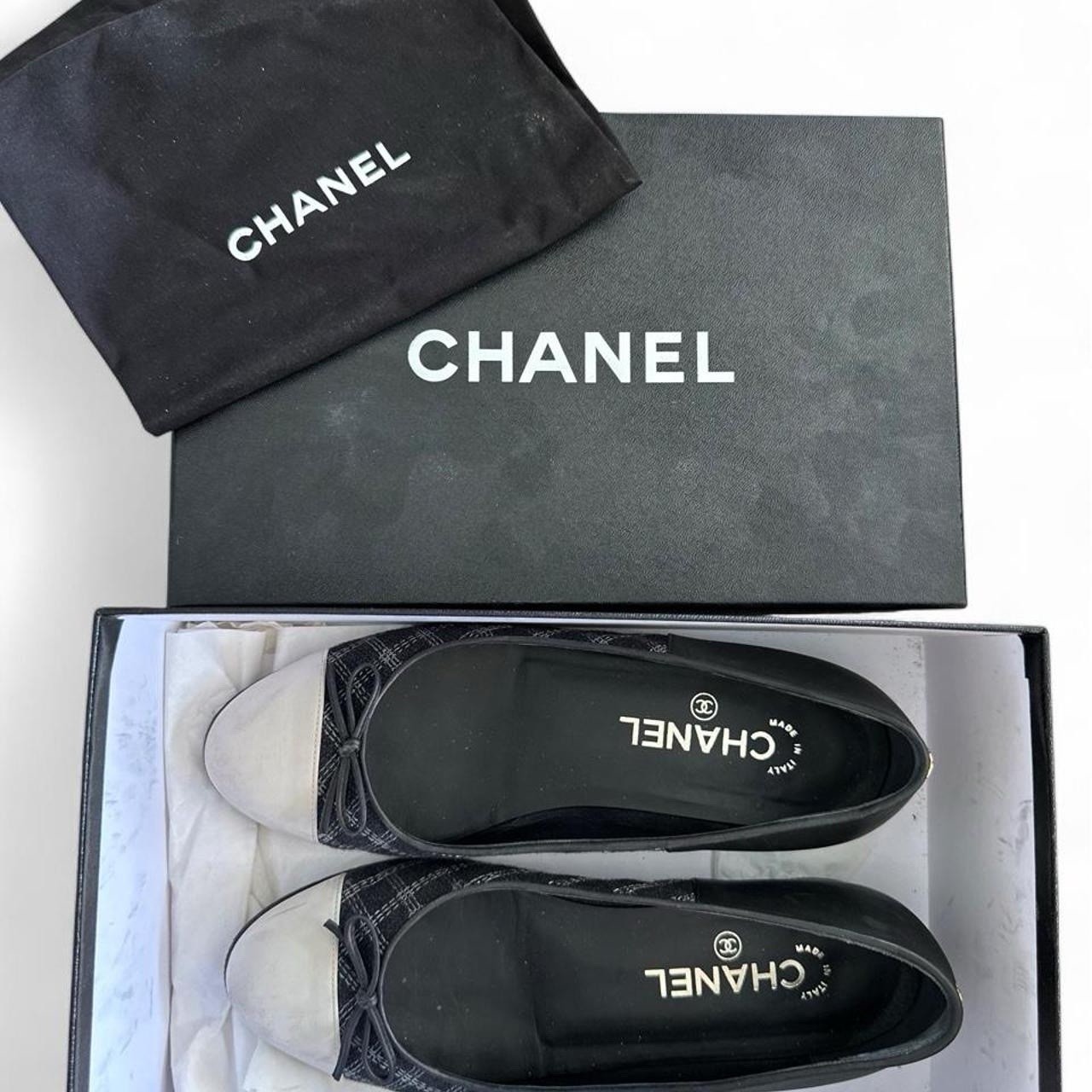 CHANEL Navy/Beige Cap Toe Ballet Flats Bow Logo Leather Slip-On EU 37 US 7