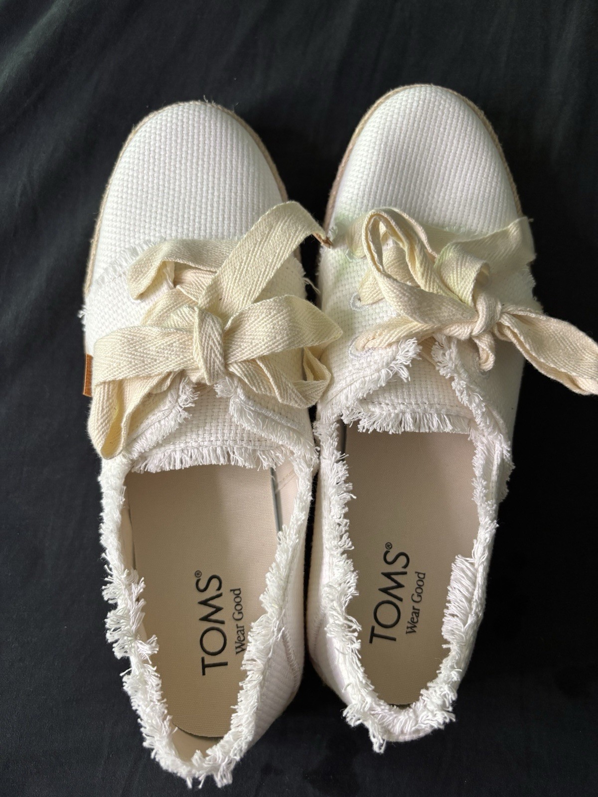 Tom’s Carolina lace up Sneaker For Woman Size 9