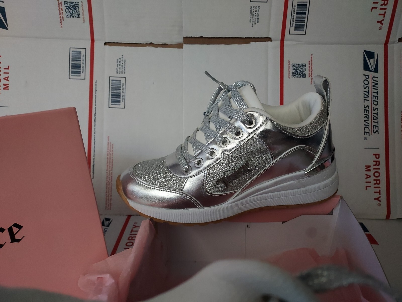 Juicy Couture Womens Enchanter Casual Fashion Sneakers Size 7 Medium (B,M) #00t