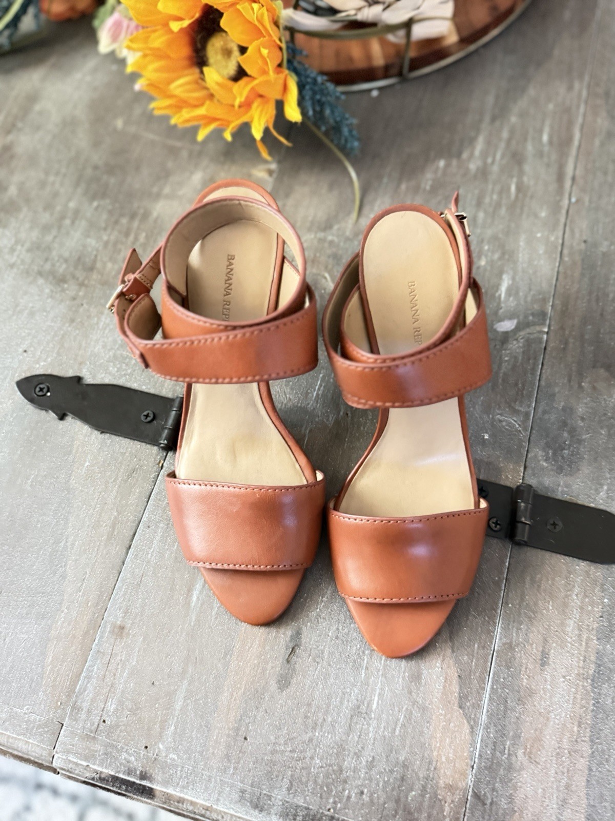 Banana Republic Brown Strappy Ankle Strap Buckle Open Toe Block Heels