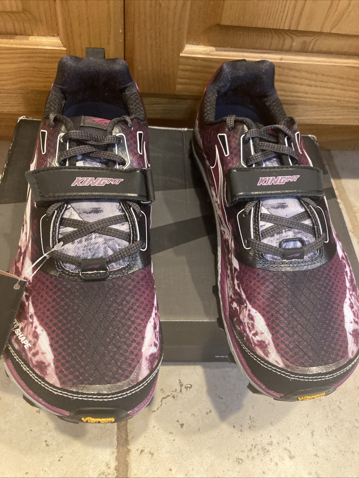 Altra King MT Womens 11 Trail Running Hiking Shoes Zero Drop Gaiter Gray Magenta