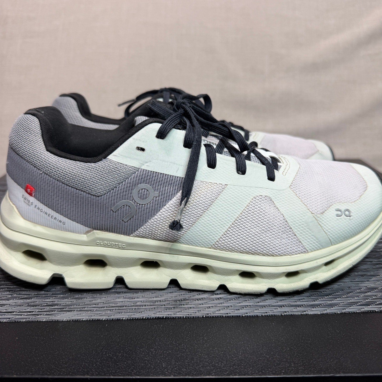 On Running Cloudrunner – Womens 8 – Frost Aloe Athletic Jogging 46.99019