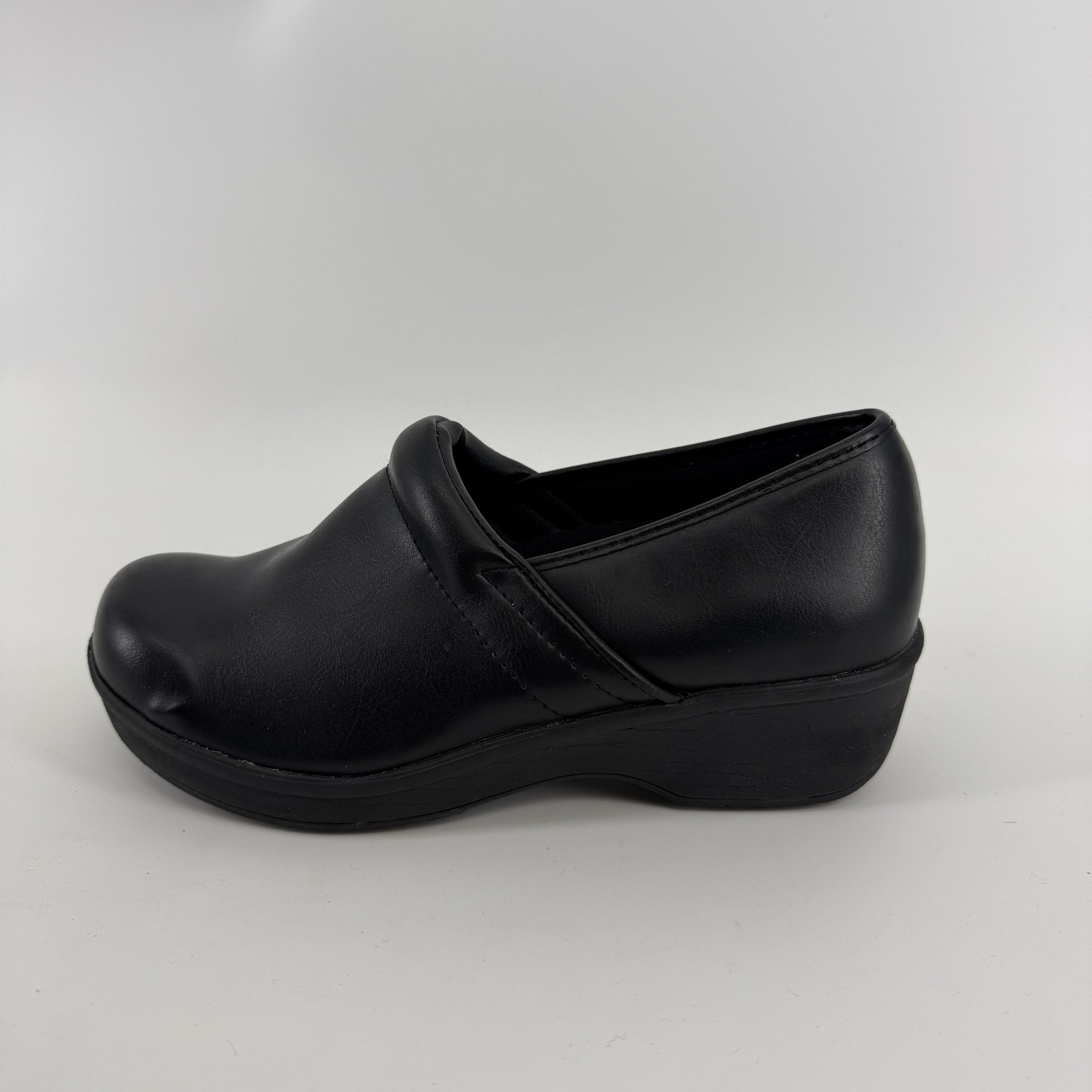 SafeTstep Shoes Womens Size 6.5 Black Workwear Slip On Clogs Non Slip Nursing