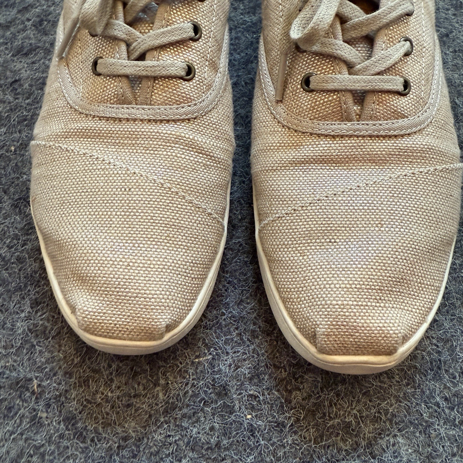 TOMS Del Rey Casual Sneaker Tan w Gold Sheen Leather Heels Women’s Sz 9