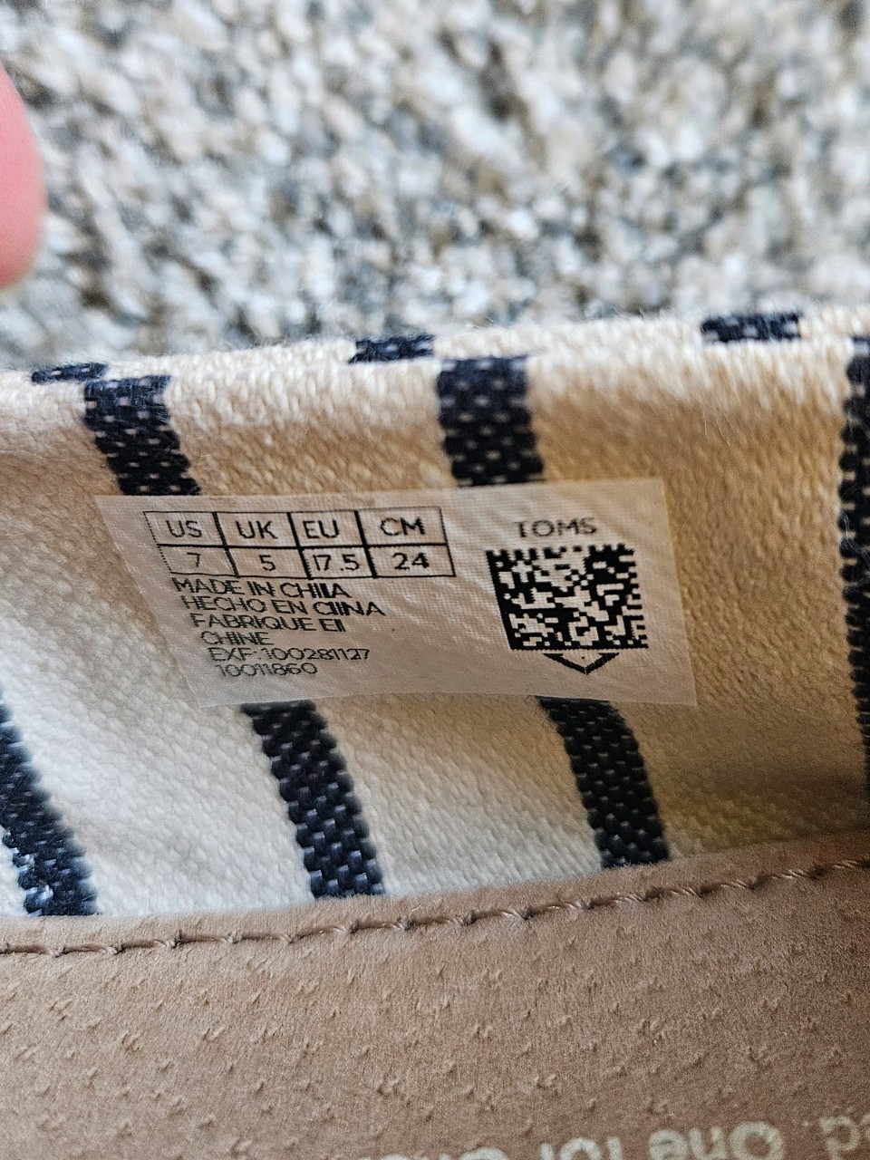 TOMS Women’s Classic Alpargata Slip-On white and navy Riviera stripe Sz7