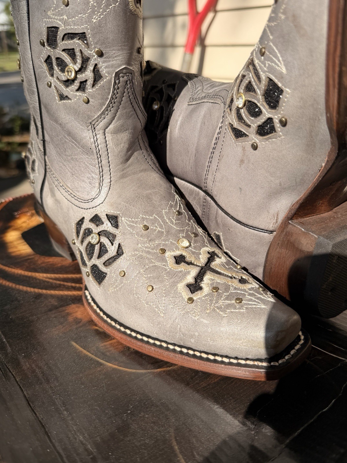 Sergal Gray Cross Floral Embroidery Western Equestrian Boots US Size 10.5