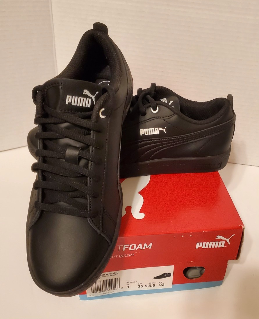 PUMA SMASH V2 L WOMENS * BLACK * SZ 5.5 * NEVER WORN * NEW IN BOX * STYLE 365208