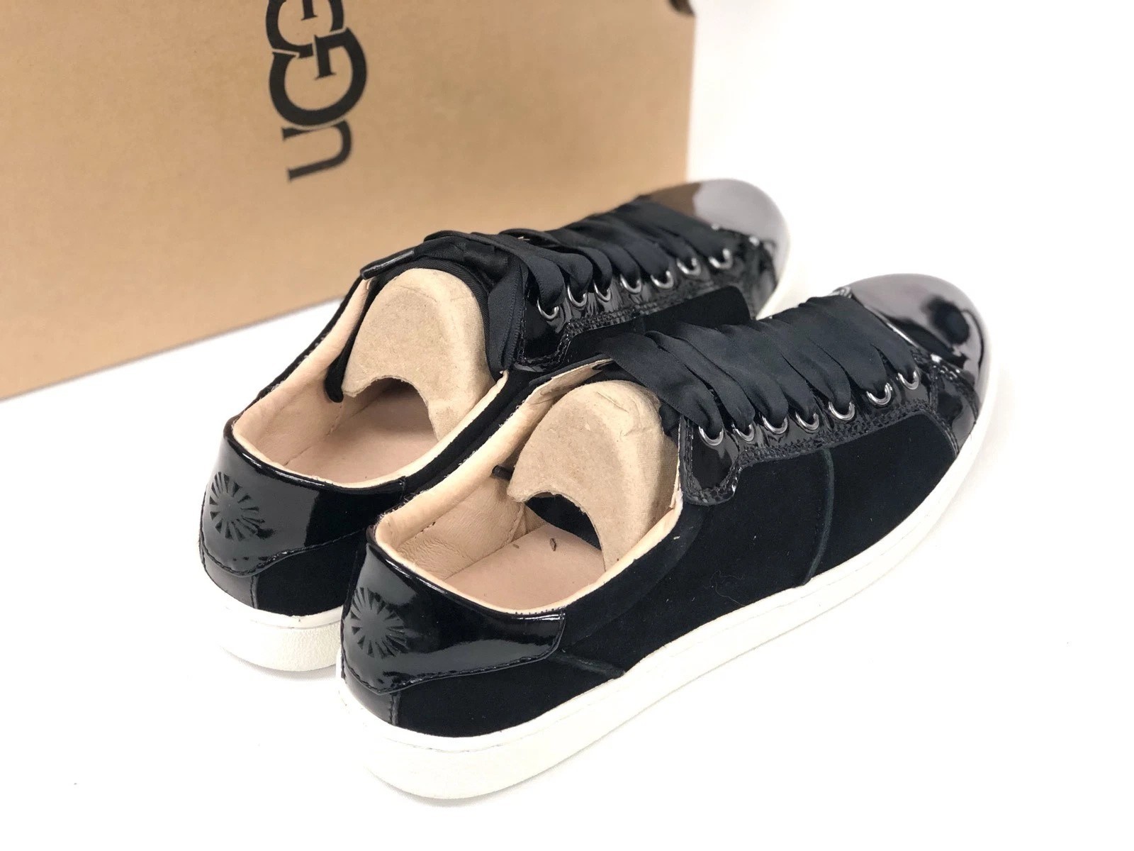 UGG Women’s EVANGELINE BLACK 1092533 Casual Fashion Chrome Toe Sneaker Size 7
