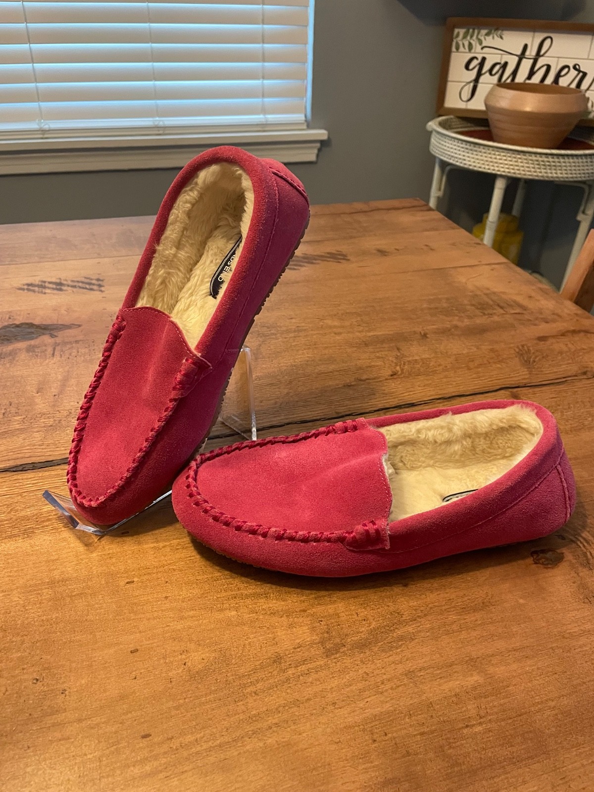 Lands’ end women’s pink suede fur line slipper moccasin size 8