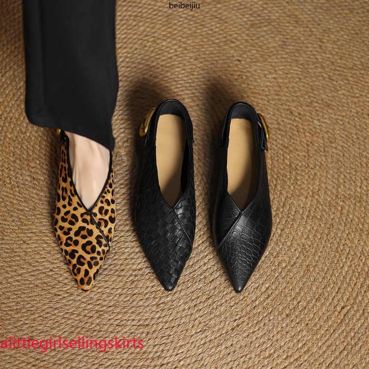 Women’s Flats Slip on Loafers Leopard Weave Alligator Pattern Pointy Toe Shoes