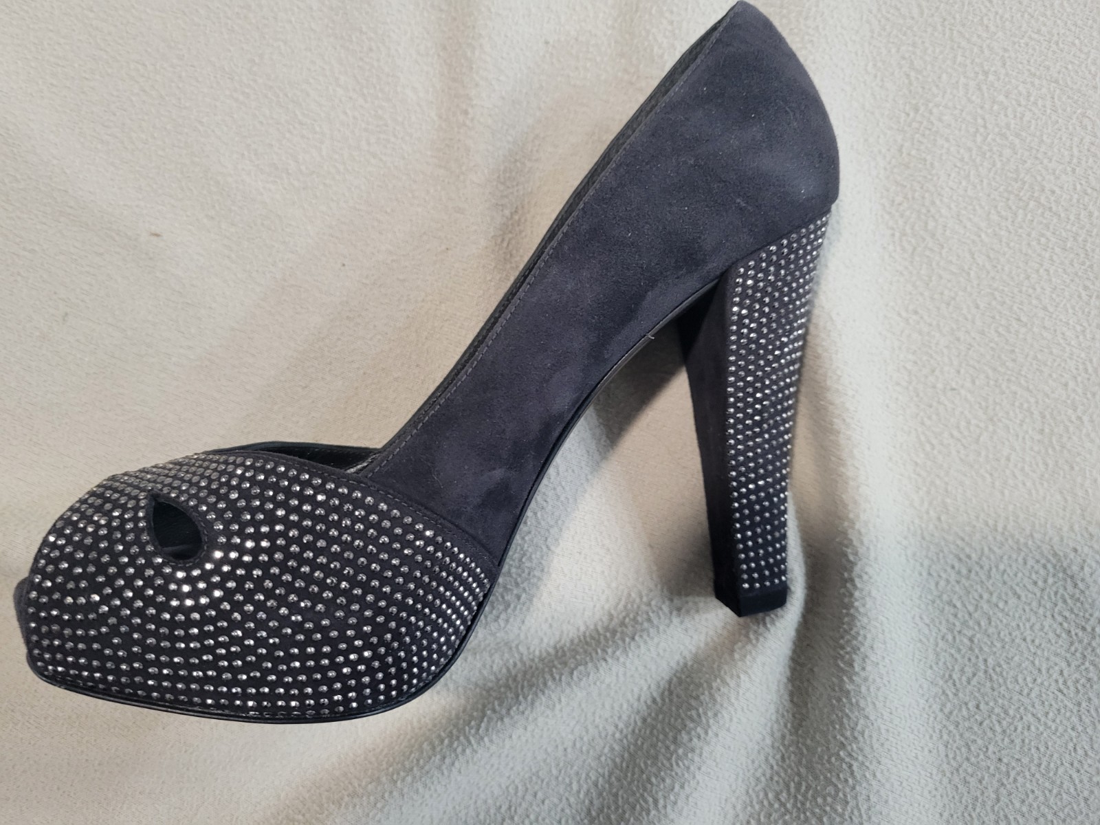 Stuart Weitzman Women’s Pewter Suede Peep Toe Studded Pumps, US 7.5