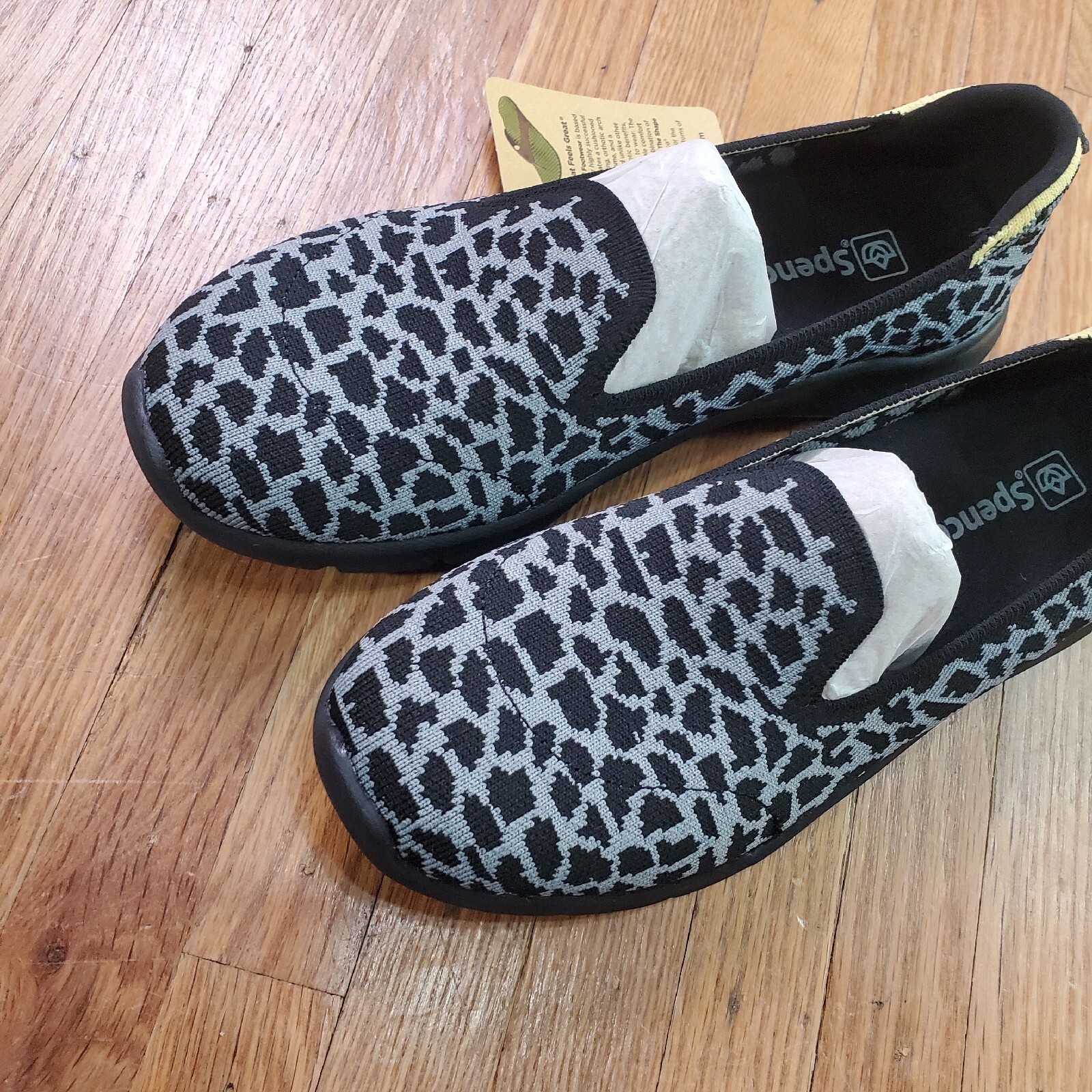 Spenco Women’s Epic Stretch Giraffe Flats Sz 8.5 Slip On Loafer Shoes NEW NWOB