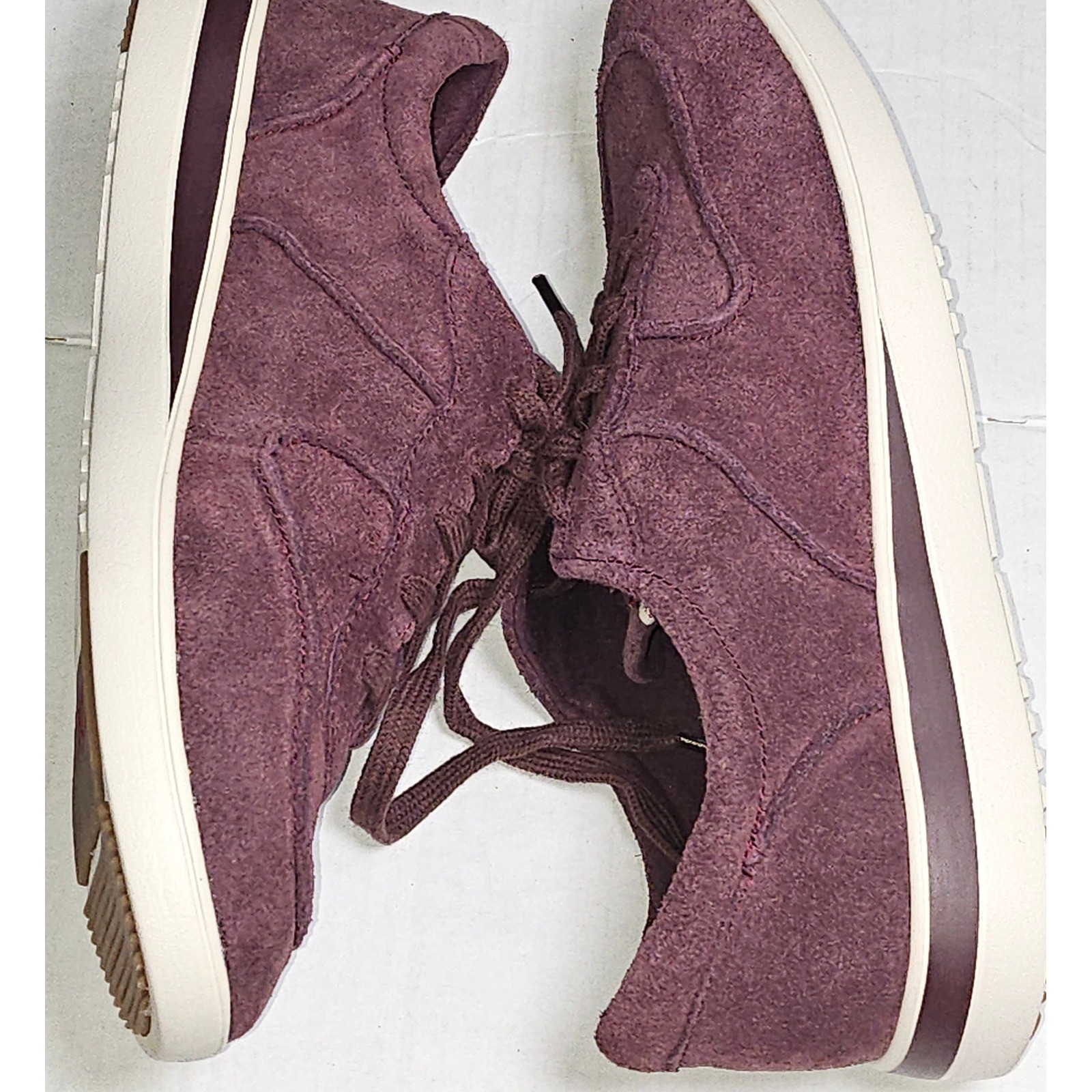 ED Ellen DeGeneres Akemi True Merlot Suede Lace Up Sneakers Womens 8.5M EU 38.5