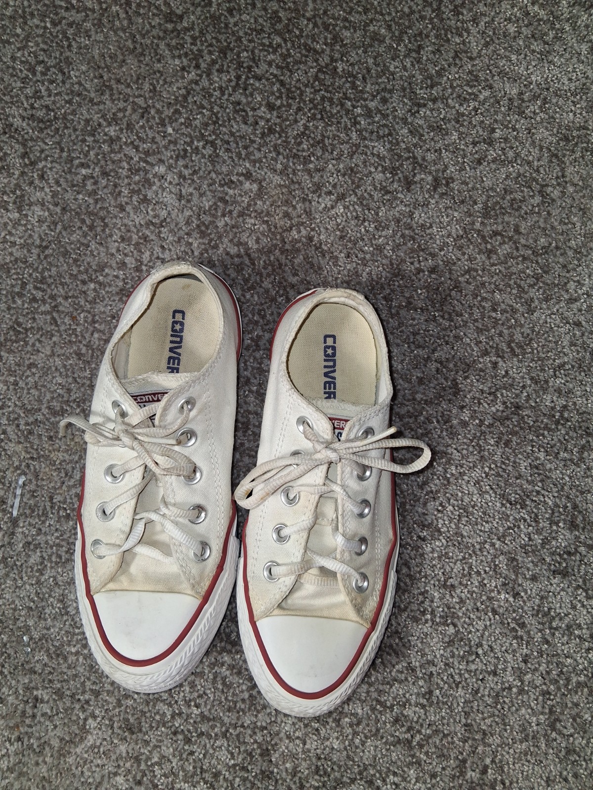 Converse Chuck Taylor All Star Low Top White Canvas Sneakers Mens [4] Womens [6]