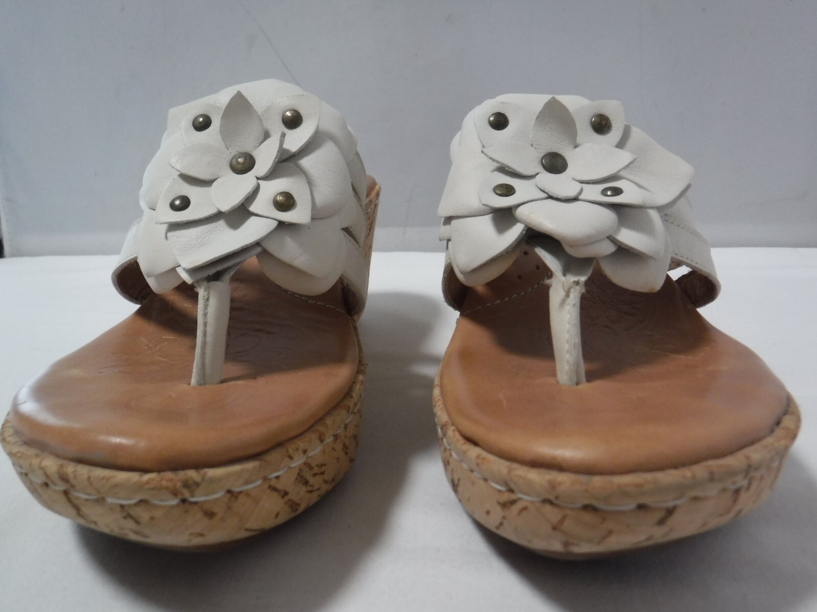 PF3 BORN MIKO Flutter W22259 Ivory Flower Cork Platform Chunky Thong Sandal 9