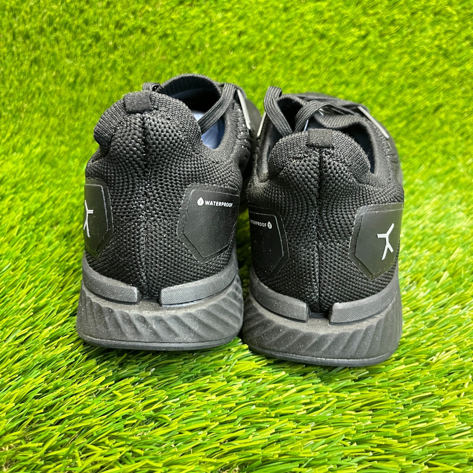 Flux Adapt Waterproof Runner Stealth Black Womens Size 8.5 Barefoot Shoes