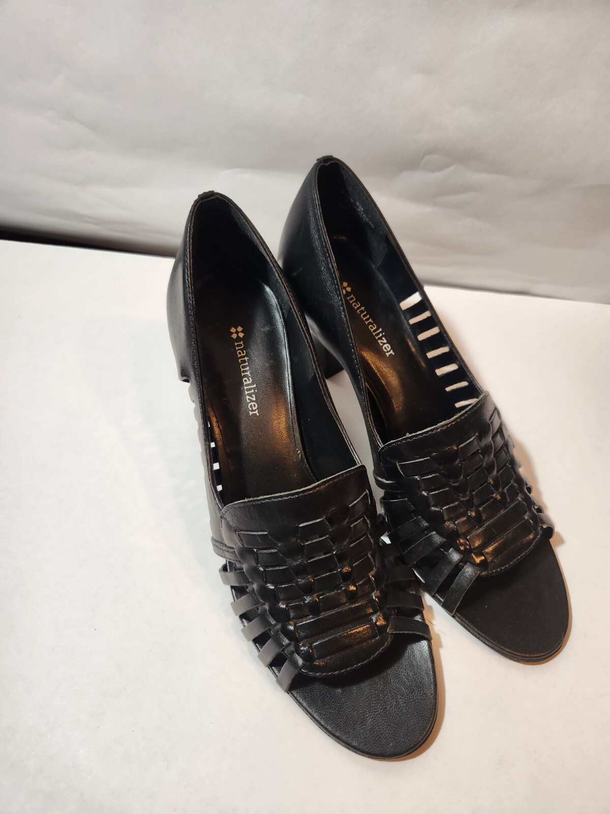Naturalizer size 8m Black Leather heels peep toe with cut outs pre-owned